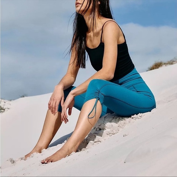 NEW FREE PEOPLE Class Act Cropped Legging Size XS - Picture 6 of 6